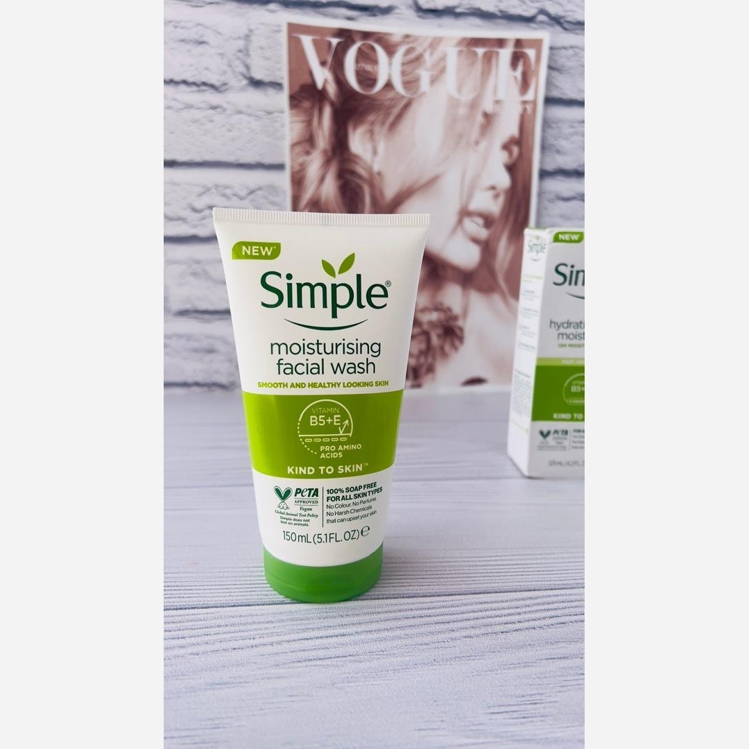 ژل شستشوی سیمپل simple moisturizing facial wash vitamin b5+e pro amino acids k150ml