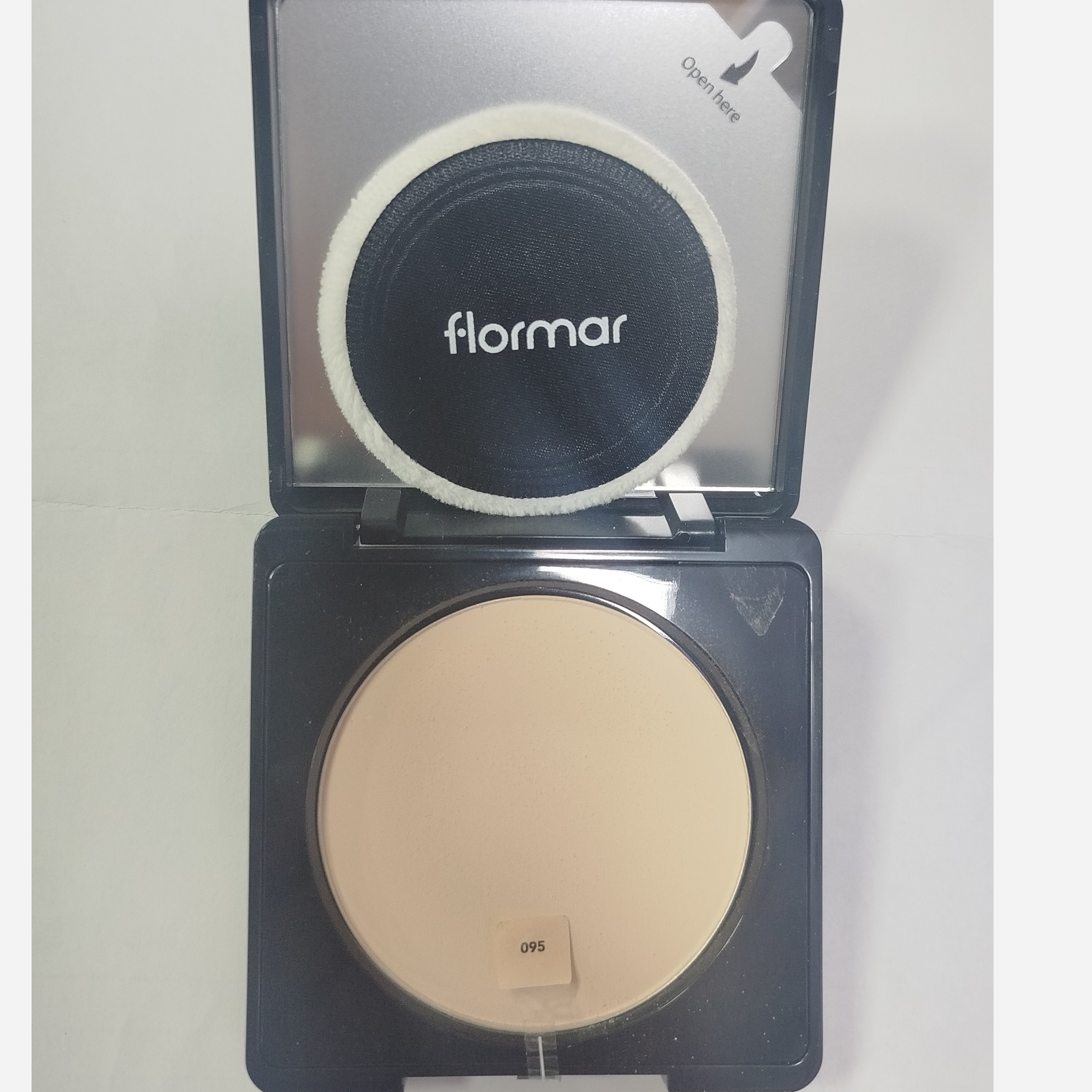 پنکک فشرده فلورمار اصل 95 light porcelain beige - Image 2