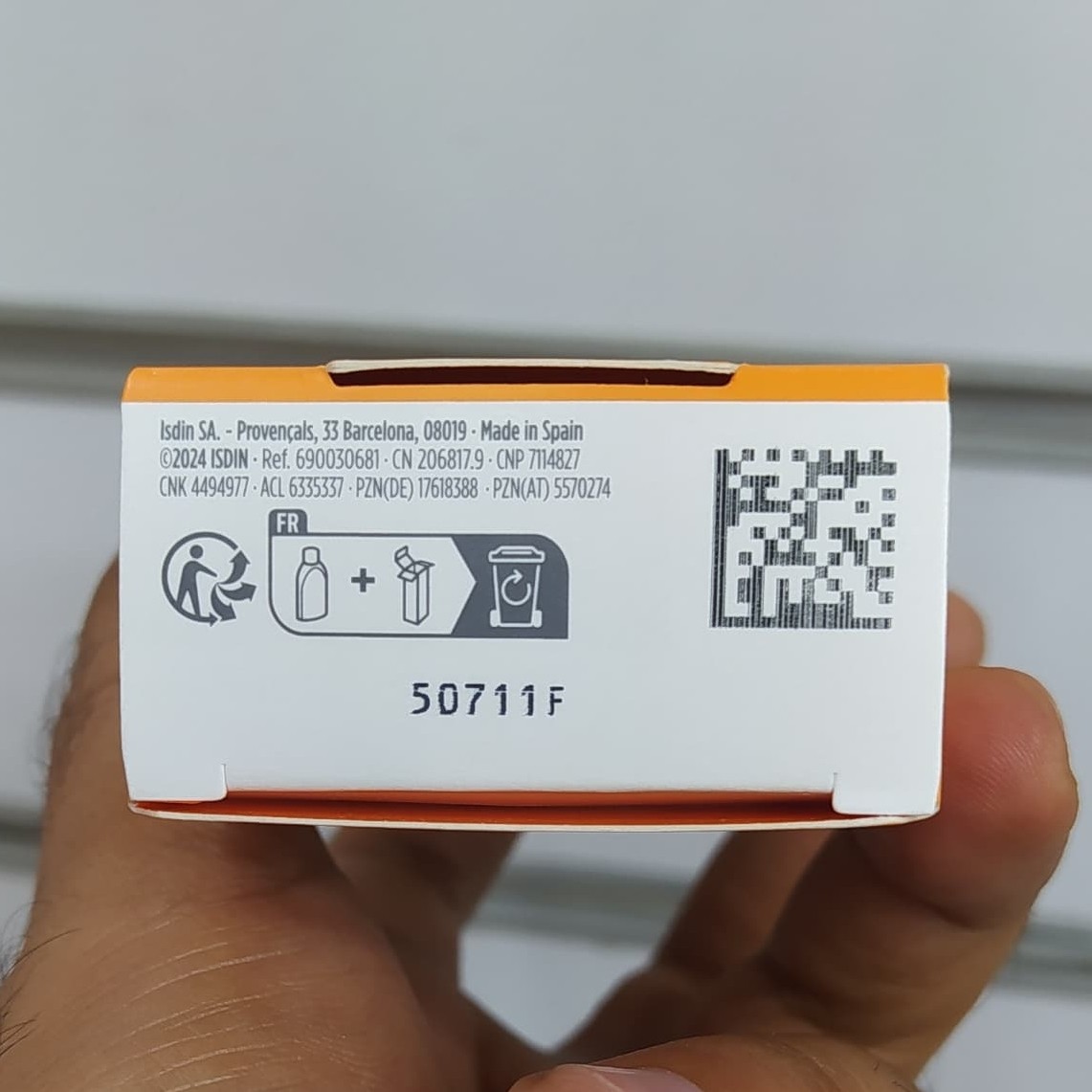 ضدافتاب ایزدین فیوژن واتر مجیک لایت رنگی به شرط اصل - Image 5