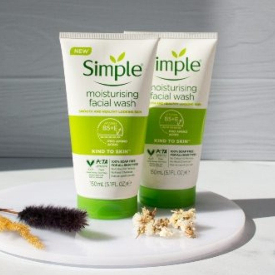ژل شستشوی سیمپل simple moisturizing facial wash vitamin b5+e pro amino acids k150ml - Image 5