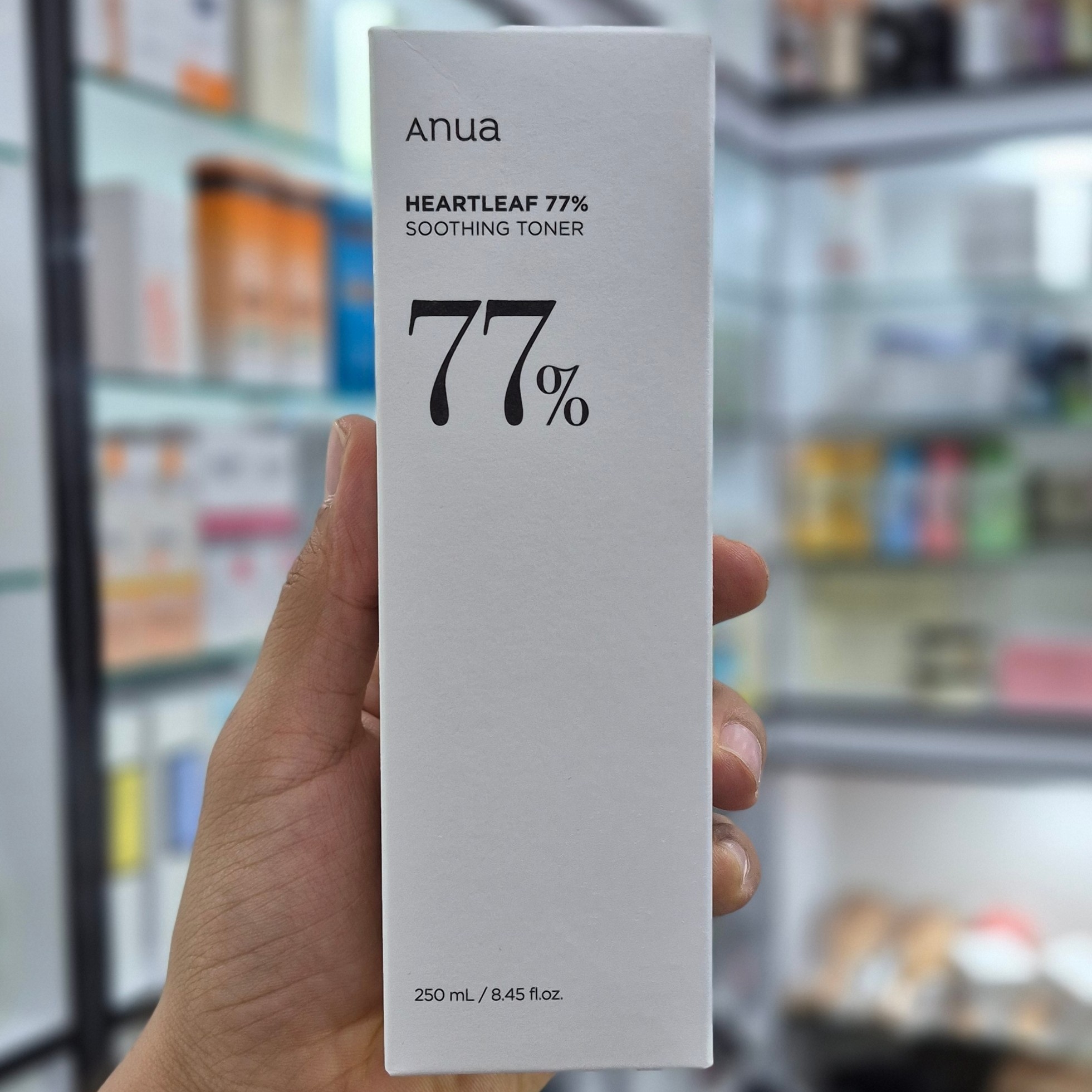 جعبه تونر تسکیندهنده آنوا Heartleaf 77% با برچسب 77% و حجم 250 میلیلیتر