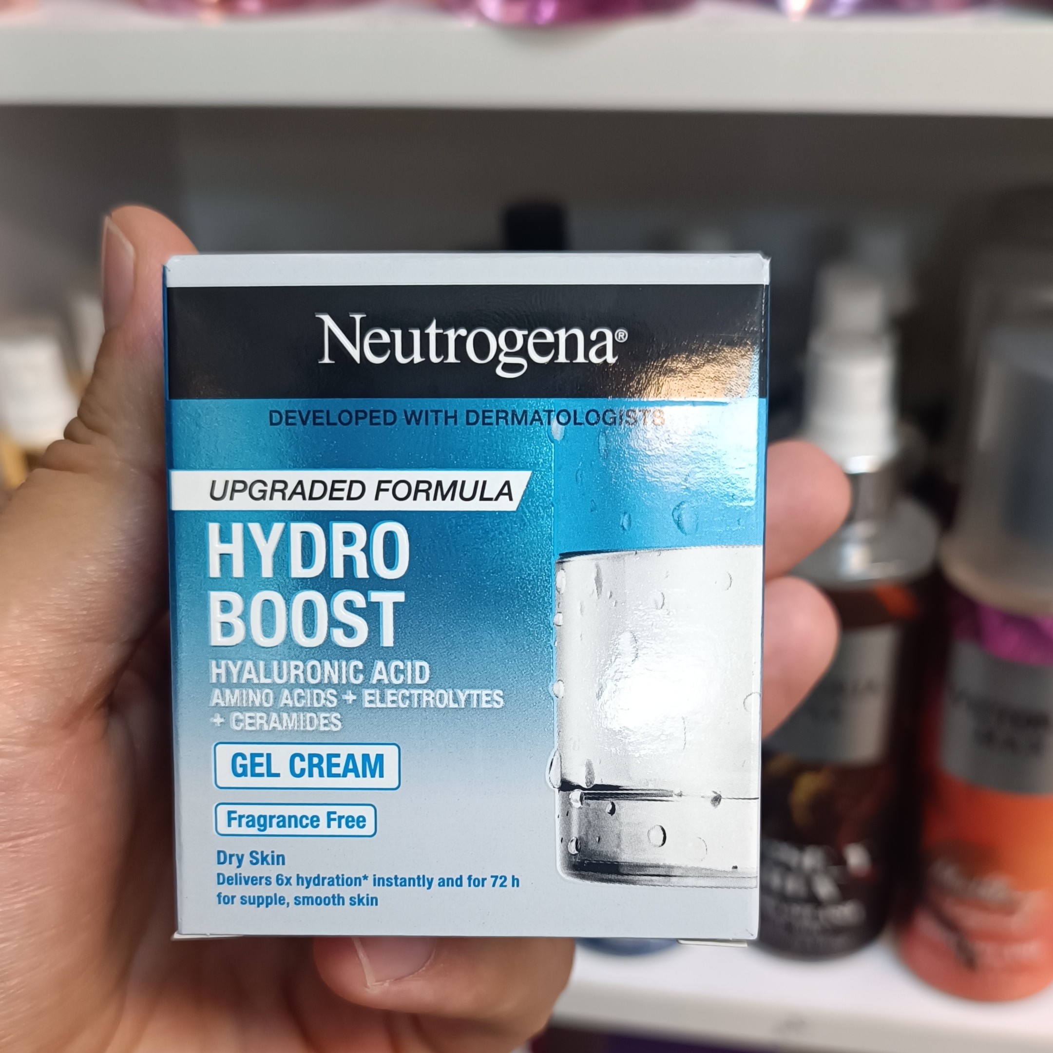 ژل کرم آبرسان نوتروژینا gel cream neutrogena
