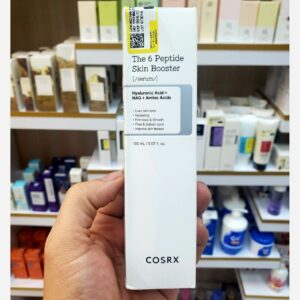 بطری سرم The 6 Peptide Skin Booster کوزارکس با عنوان COSRX روی بسته‌بندی